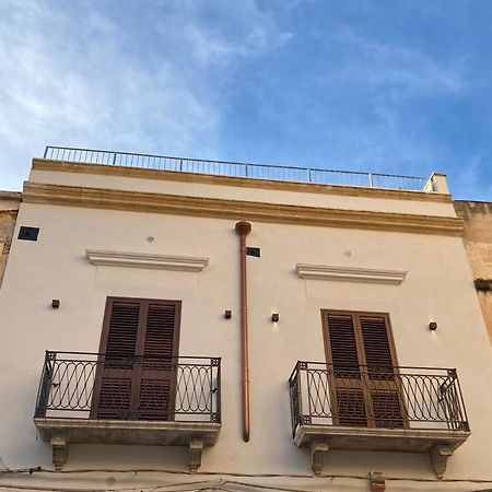 Casa Vacanze Al Trenta3 Marsala Exterior photo